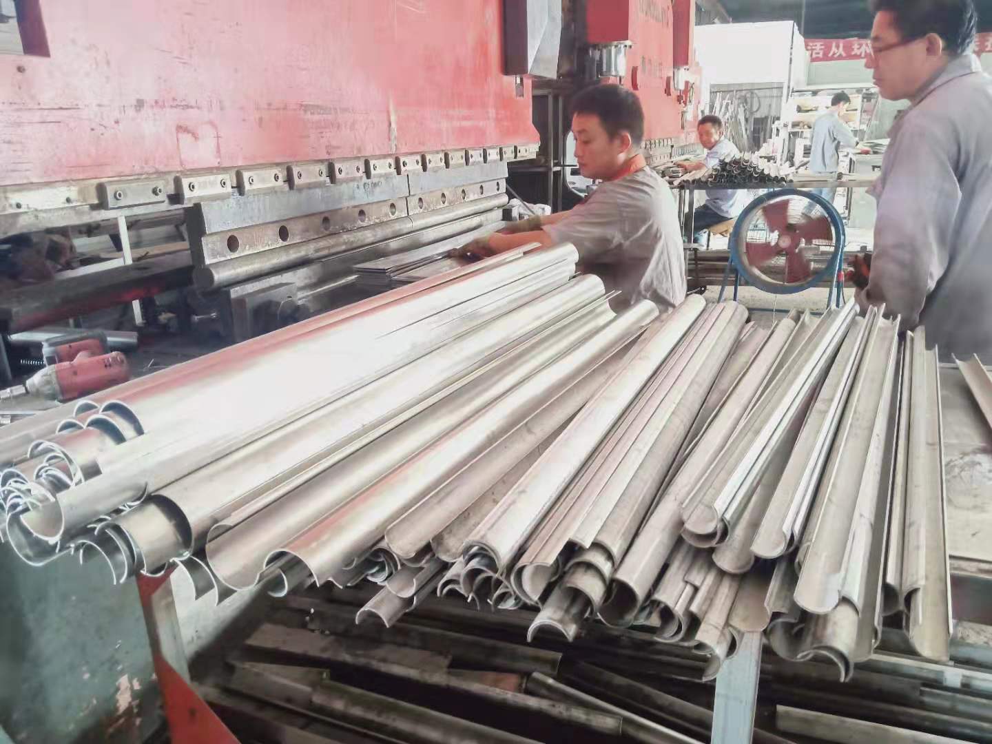 11833090887_1827970512.jpg 11833090887_1827970512.jpg